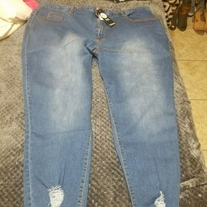 Boohoo Plus size jeans NWT